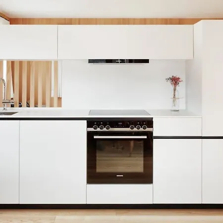 Holderstauden 아파트 *