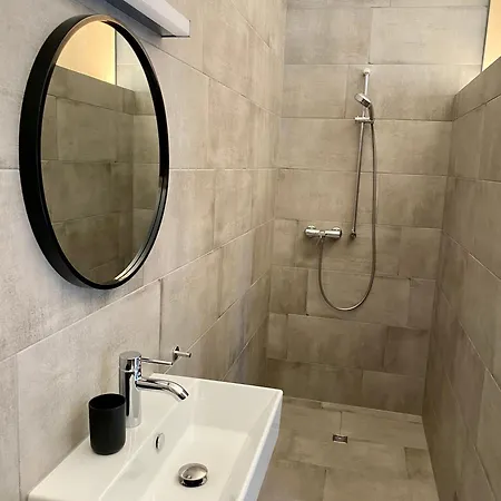 Holderstauden Apartment